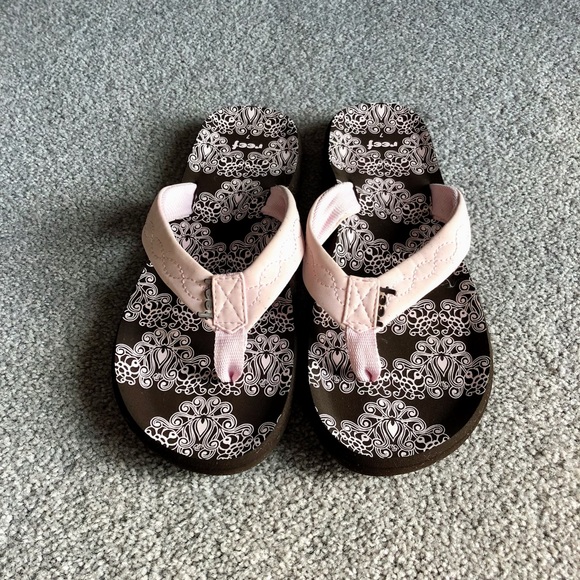 NWOT Reef Flip Flops